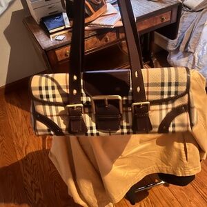 BURBERRY Shoulder Bag-Pochette (East/West)